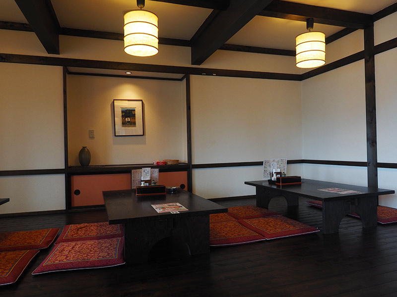 はくちょう亭奈良屋